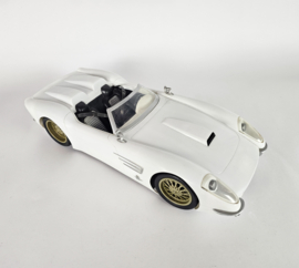 Bratz World - Maserati - Roadstar - MGA - vintage toy - 1980's