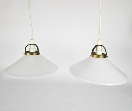 Ikea - T 608 - messing - opaalglas - hanglampen (2) - 3e kwart 20e eeuw