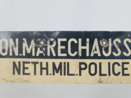 Wandbord  - metalen plaat - Kon. Marechaussee Neth. Mil. Police - 3e kwart 20 eeuw