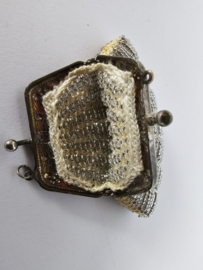 Vintage - Kralenbeursje - munten portemonneetje - verzilverd - 3e kwartje 20 eeuw