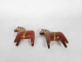 Dala Horse - Dalahastar (2) - design  Grannas A. Olsson - Zweden - 1e kwart 20e eeuw