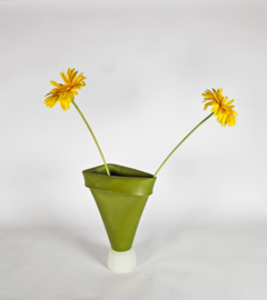 Dutch design - 'Amazing vase' - designer Johan Bakermans - rubber - oprolvaas - 90's