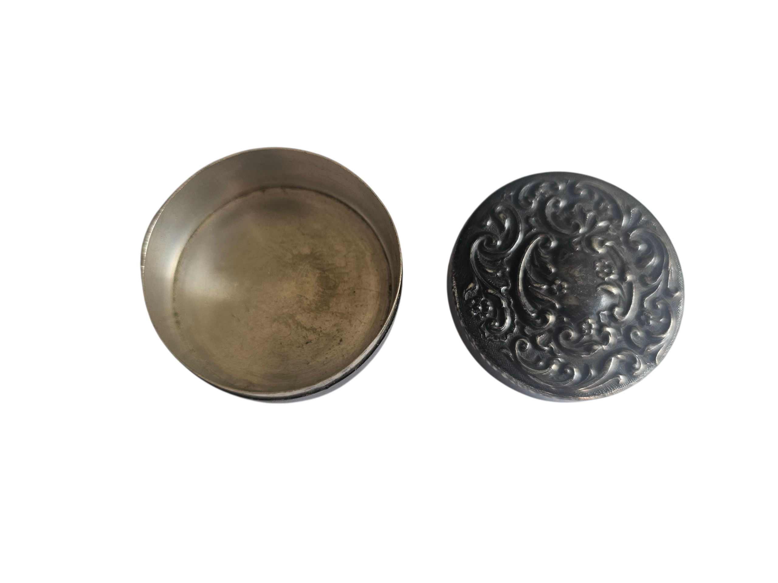 Pillendoosje - Zilver -  gehamerd beslag - 1950s