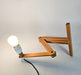 Ikea - scharnierlamp - wandlamp - model V505 - grenen - Zweden - 3e kwart 20e eeuw