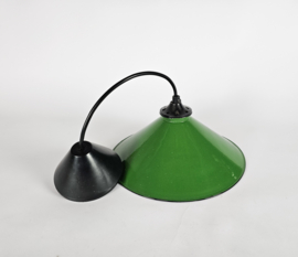 Industrieel - hanglamp - emaille - groen - 3e kwart 20e eeuw