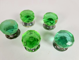 Plastic design - chroom - deurknoppen - deurklinken - handgrepen - sleutelafdekpklaat - diamand - facet - annagroen - 70's