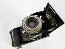 Kodak - London- 100mm - Anaston F/6.3 Mount 370 Camera - W/ Brownie "DAKON" met statief - 1940's