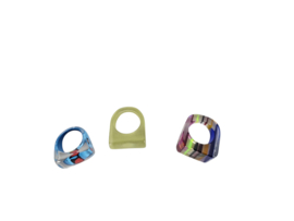 3  x vintage - lucite-  ring - 70s