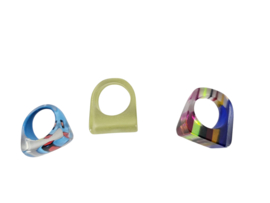 3  x vintage - lucite-  ring - 70s