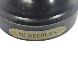 Zinklegering - Verbronsd  2 beelden op houten sokkel - 'Au Secours' - Le Sauveteur'  -  rond 1900