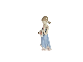 Lladro - design Juan Huerta - 'Muchacha Adornando Pamela'- Spanje - porselein - 1989