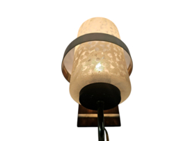Vintage wandlamp - gesatineerd glas - messing - teak - Scandinavisch - 60's