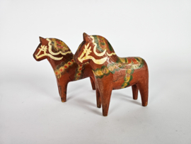 Dala Horse - Dalahastar (2) - design  Grannas A. Olsson - Zweden - 1e kwart 20e eeuw