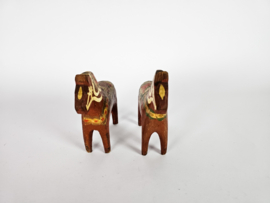 Dala Horse - Dalahastar (2) - design  Grannas A. Olsson - Zweden - 1e kwart 20e eeuw