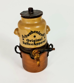 Gebr. Schwabenland AG Ludwigshafen/Mannheim - Schwabenland's original Kaffee Apparat (1) - IJzer (gegoten/gesmeed), Keramiek, Koper
