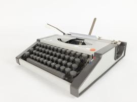 Olivetti - model Tropical - Olivetti do Brasil - typemachine - Mario Bellini - 70's