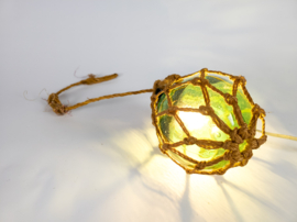 Vintage glazen-bol-met-verlichting-en-macramé-hanger - 60's