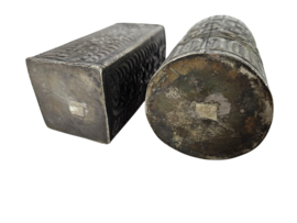 Antieke Flacons  (2) -  repousse - zilver - India - 2e helft 20e eeuw