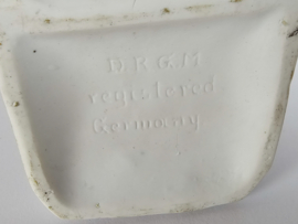 Biscuit - D.R.G.M. - registered Germany - kandelaar - 2e kwart 20e eeuw