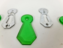 Plastic design - chroom - deurknoppen - deurklinken - handgrepen - sleutelafdekpklaat - diamand - facet - annagroen - 70's