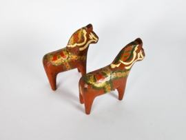 Dala Horse - Dalahastar (2) - design  Grannas A. Olsson - Zweden - 1e kwart 20e eeuw
