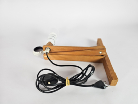 Ikea - scharnierlamp - wandlamp - model V505 - grenen - Zweden - 3e kwart 20e eeuw