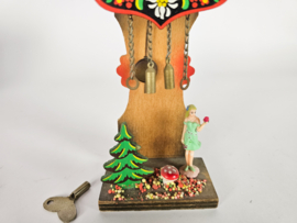 Miniatuur - Schwartzwald - staand klokje met slinger  - opwindbaar - West-Germany - 3e kwart 20e eeuw