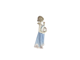 Lladro - design Juan Huerta - 'Muchacha Adornando Pamela'- Spanje - porselein - 1989