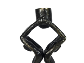 Corry Ammerlaan van Niekerk - 'Krachten Bundelen' - kandelaar - verbronsd -  2000