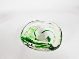 Kristalunie Maastricht - Max Verboeket  - geslingerde kleuren van helder glas met groen - 60's