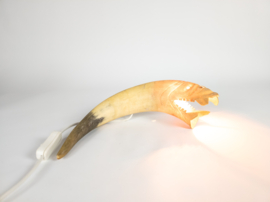 Koehoorn - tafellamp - gestoken - in  de vorm van een vis - 2000