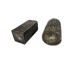 Antieke Flacons  (2) -  repousse - zilver - India - 2e helft 20e eeuw