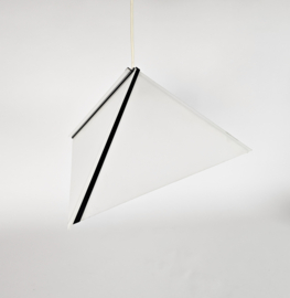 Pola - Harco Loor stijl - triangle - driehoek - kunststof design - Post Modern - 80s