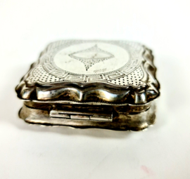 Zilveren Pepermuntdoosje -  2e gehalte - Nederlands zilver - keurmerken - 19e eeuw