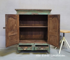 Stoere Vintage Look Vitrinekast – Unieke Kleurenmix
