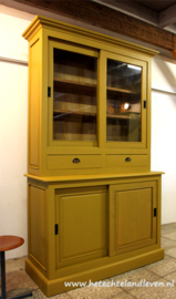 Verkocht / Hoge vitrinekast / schuifdeuren/ lade e 4109