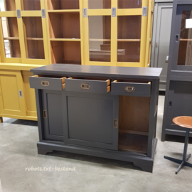 Verkocht / Dressoir e 4155