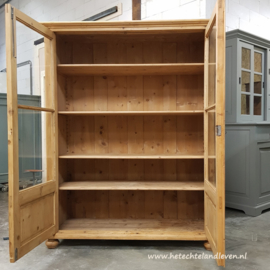 Verkocht / Grote Vitrinekast / e4154