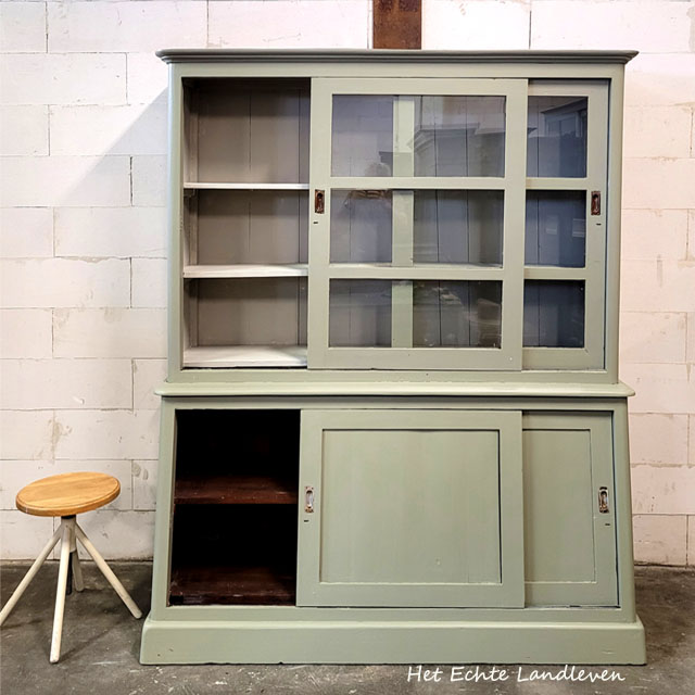 Stoere  Oude Buffetkast / a4629