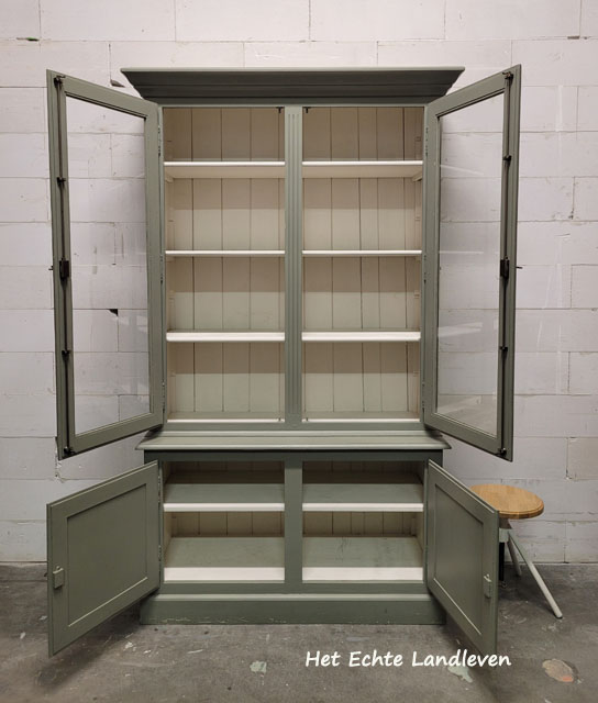 Mooie strakke Buffetkast / b4636