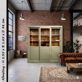 Vitrinekast met schuifdeuren laten maken