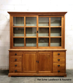 Unieke buffetkast in originelen hout