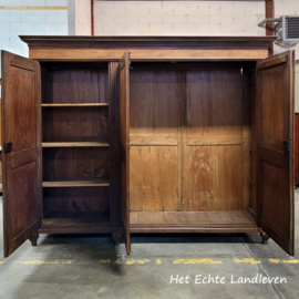 Vintage 3-deurs  kledingkast eiken demontabele een echt pronkstuk