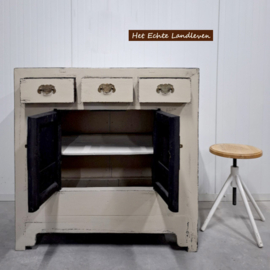 Chinees Dressoir – Midden Kleisteen