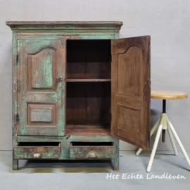 Stoere Vintage Look Vitrinekast – Unieke Kleurenmix