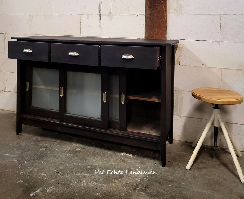 Klein Dressoir met Geblindeerd Glas – Stoer & Stijlvol /a 4628