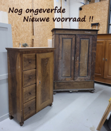 Nieuwe voorraad in de Loods winkel.