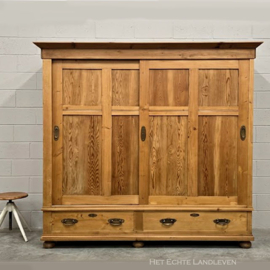 Prachtige vintage XL kast in zachtgroen div. kleuren