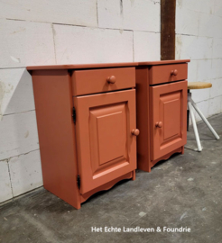 Set van 2 vintage kastjes in iron Dust