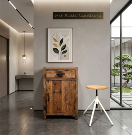 Compacte Kast van Authentiek Hout – Stoer en Sfeervol